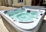 Location vacances Nouart - Retraite Champêtre Spacieuse près de Nouart avec Jacuzzi-4