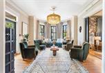 Location vacances Newport - Luxury Inn in Downtown Newport-1