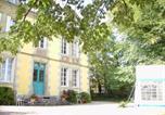 Location vacances Ygrande - Maison de maître Xixe s. avec piscine et jardin - Fr-1-489-504-1