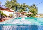 Location vacances  Salir - Casa da Tita-2