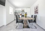 Location vacances Galovac - Beautiful Home In Glavica-4