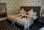 Location vacances Tondu - The Coed-Y-Mwstwr Hotel-2