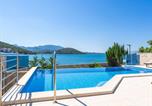 Location vacances Janjina - Beachfront Apartment house Hon with pool-4