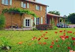 Location vacances Roussines - Gîte La Queue Rousse - Maison Ancienne avec Cheminée et Jardin Clôturé - Fr-1-653-132-1
