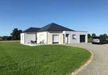 Location vacances Isigny-le-Buat - Maison de vacances-1