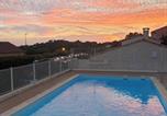 Location vacances Porquerolles - Studio Cabine à Giens avec Terrasse, Piscine et Parking - Fr-1-335-193-3