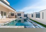 Location vacances Saint-Geniès-de-Malgoirès - Villa avec piscine extérieur-4