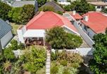 Location vacances Overstrand Rural - Ladybird Designer Cottage Near Grotto Beach-2