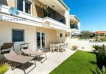 Location vacances Privlaka - Beachfront Reiterer Villa V2 with Seaview 30 meters from the Beach - Crowonder Luxury Rent-1