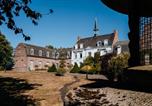 Hôtel Bourbourg - Logis - Hostellerie Saint-Louis & Restaurant Pauze-1