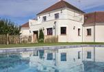 Location vacances  Loir-et-Cher - 4 house 5 bedrooms, swimming pool and river absolute calm-1