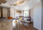 Location vacances  Dordogne - Confortable Mobil Home 6 pers avec Terrasse - Api-1-52-704-1