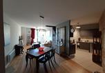 Location vacances Sarlat-la-Canéda - Sarlat Hyper Centre Appartement entier 2 chambres 4 personnes Cœur de la Cité Médiévale Classée &quote;La Salamandre&quote; Vivez la Magie d'un séjour inoubliable !-1