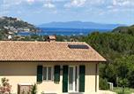 Location vacances  Province de Livourne - Appartamenti Mirella-1