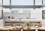 Location vacances One Mile - Sails on the Beachfront - Exclusive Seaside Home-4