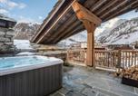 Location vacances Val-d'Isère - Appartement de luxe avec jacuzzi, terrasse et cheminée - 10 personnes - Fr-1-567-97-2