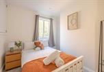 Location vacances Windsor - Cosy Cottage: Your Central Windsor Retreat-3