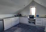 Location vacances Killarney - Studio Sleeps 2 -Private Hot Tub -Enclosed Garden-2