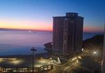 Location vacances La Línea de la Concepción - E1 18th Floor Studios - Scenic Sea & Beach Views-1