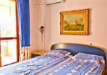 Location vacances  Province de Gorizia - Cozy flat for four guests just steps from the sea-3
