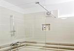 Location vacances Brela - Cozy apartment with a balcony and a sea view-2