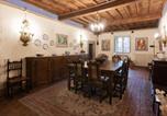 Location vacances Pieve Fosciana - Guesthost - Sillicagnana Castle Villa with Swimming Pool!-4