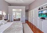 Location vacances Hollywood - Stylish 3-Bedroom Beachfront Home with Ocean & Int-4