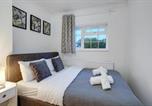Location vacances Hounslow - Modern 4 Bedroom House with Garden in Feltham-3