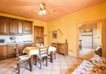 Location vacances Monforte d'Alba - Cozy Apartment In Monforte D'alba With Wifi-3