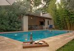 Location vacances Pula - Bamboo Garden Oasis with Pool-1