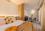 Location vacances Leuven - Stay at Brussels studio apartment-1
