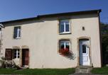 Location vacances Châtenois - Maison de charme près de Neufchâteau avec jardin, terrasse et jeux extérieurs - Fr-1-589-163-1