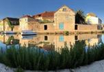 Location vacances  Plaine de Stari Grad - House Tia-4