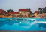 Location vacances Podbablje - Holiday house Buljanovi Dvori with private pool-2