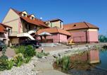 Location vacances Olomouc - Wellness Penzion Kroměříž - Zlobice-1