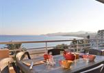Location vacances Bord de mer de Le Lavandou - Appartement T2 climatisé, terrasse, plage à 3 couchages - Fr-1-251-379-2