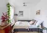 Location vacances Průhonice - Charming Prague Apartment in Vrsovice with Roof Terrace-4