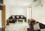 Location vacances  Province de Barcelone - Historic Barcelona Gem 3br By Boqueria-1