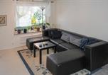 Location vacances Stockholm - 2 Bedroom Cozy Home In Skärholmen-1
