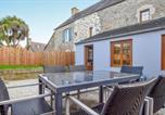 Location vacances Morsalines - Nice Home In Quettehou With Kitchen-2