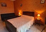 Hôtel Orval - Gîte et camping à la ferme avec espace détente - Profitez de la campagne du Berry - Fr-1-591-558-2