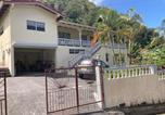 Location vacances  Palm Island ou Ile Prune - 2 Bed Apartment - Sea View & 10min to Local Beach-1
