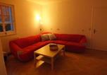 Location vacances Neuhaus am Rennweg - Ferienhaus im Thüringer Wald mit Grill und Garten-1