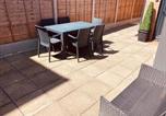 Location vacances Bewdley - 3 Entire Stunning & Cosy Apartments in same property, 4 Double Bedrooms, 3 Bathrooms, 3 Kitchens, Terrace-2