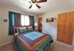 Location vacances Taos - Valley Condo 112 - Creekside - Wifi - Pet Friendly - Hot Tub - Fireplace - Washer - Dryer - Playground-2