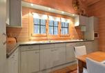 Location vacances  Antwerp Province - Peaceful Chalet Retreat-3