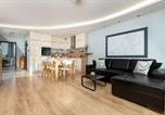 Location vacances Żukowo - Spacious Two-Bedroom Apartment with 2 Parking Spaces by Noclegi Renters-1
