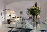 Location vacances Cannes - Centrally located modern 2 Bed apartment in Cannes with aircon and high ceilings and modern design 696-4