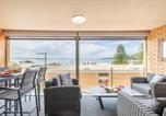 Location vacances Shoal Bay - The Crest 6, 6-8 Tomaree Rd - Bay Views, Coastal Escape, 100 metres to Shoal Bay Beach-1