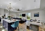Location vacances Fredericksburg - Chateau De Callis - Hot Tub & 1 Block to Main St-1